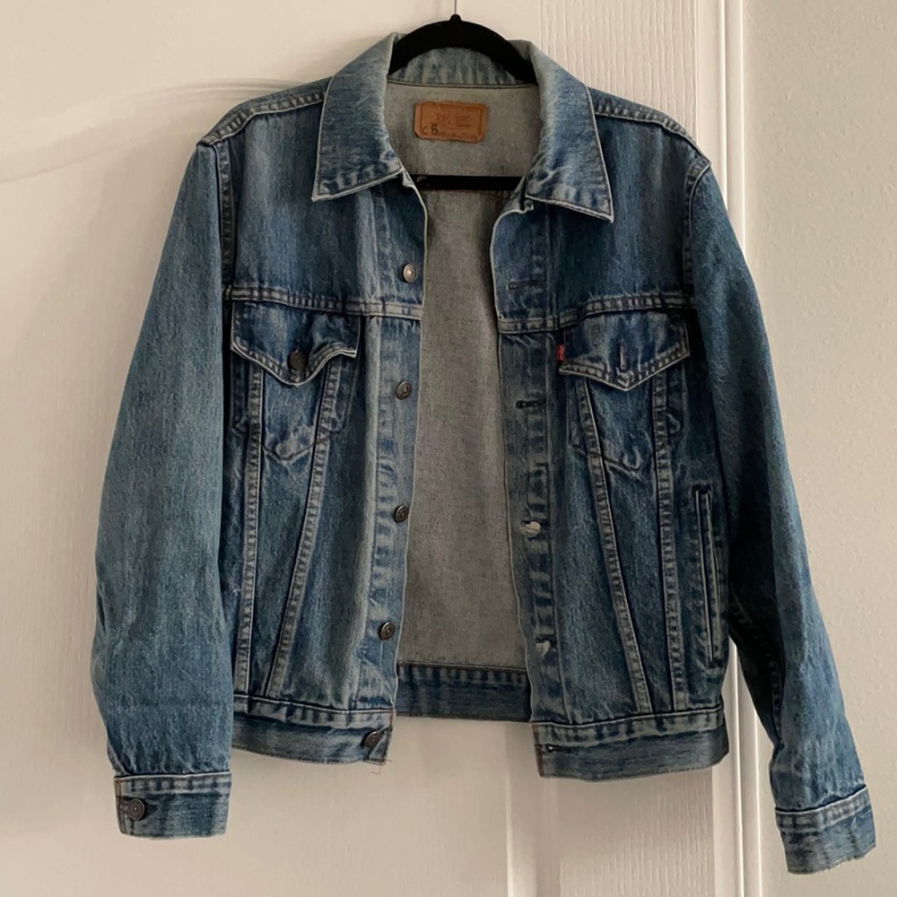 •Vintage Levi’s• Unisex/gender neutral Denim Jean Jacket